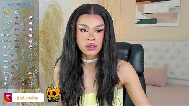 LOISE-XX online show from October 11, 2025, 6:14 am