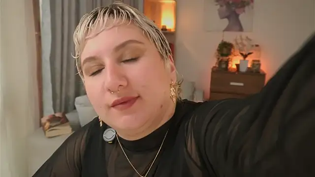 Ximenna Cruz online show from January 13, 2026, 12:09 pm