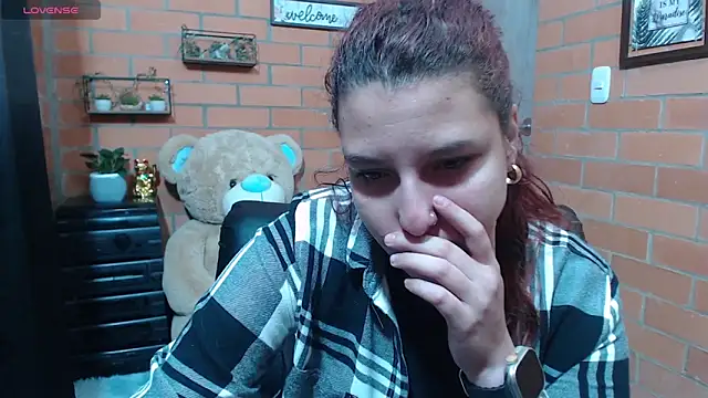 Snapshot of alexia_87 chatting on September 18, 2025, 8:56 pm alexia 87 online show from September 18, 2025, 8:56 pm
