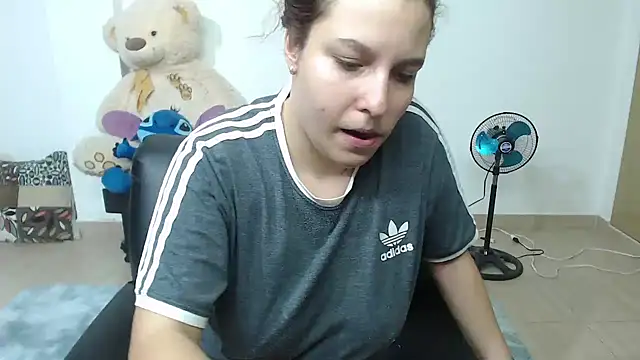 Snapshot of alexia_87 chatting on March 8, 2025, 12:00 am alexia 87 online show from March 8, 2025, 12:00 am