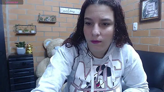 Snapshot of alexia_87 chatting on September 12, 2025, 1:39 am alexia 87 online show from September 12, 2025, 1:39 am