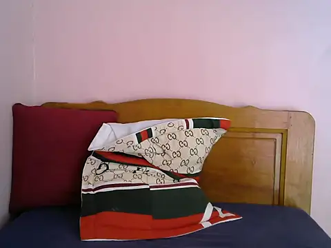 Snapshot of karen_sexy69 chatting on December 14, 2025, 5:13 am karen sexy69 online show from December 14, 2025, 5:13 am