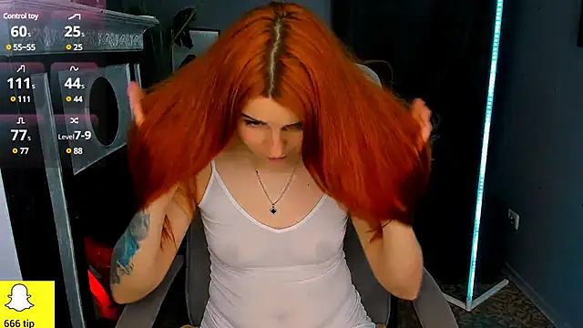 YrKiraXO online show from March 11, 2025, 6:52 am