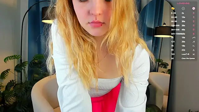 Snapshot of stay_with_alice chatting on November 26, 2025, 1:55 pm stay with alice online show from November 26, 2025, 1:55 pm