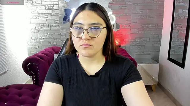 conniejames m online show from October 7, 2025, 12:17 pm