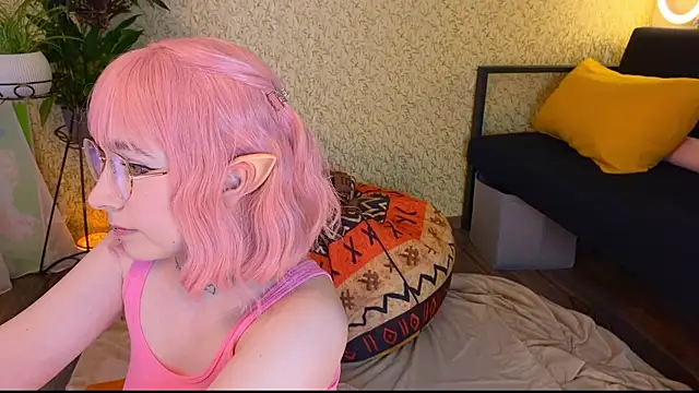 Snapshot of EmmyAmbros chatting on November 10, 2025, 6:24 pm EmmyAmbros online show from November 10, 2025, 6:24 pm