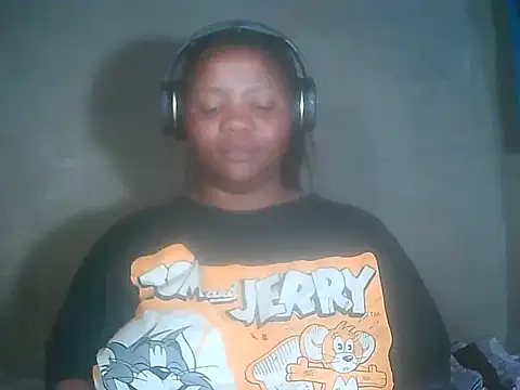 Snapshot of CardieKarie20 chatting on October 8, 2025, 11:16 pm CardieKarie20 online show from October 8, 2025, 11:16 pm