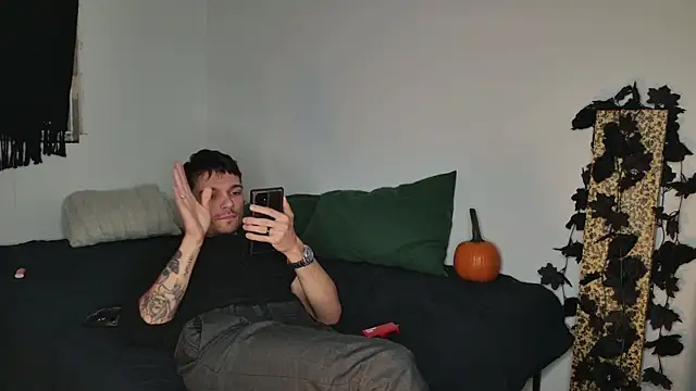 JackDesFeux online show from October 14, 2025, 7:42 am