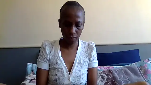 Snapshot of AfricanPrincesss2 chatting on July 28, 2026, 9:28 am AfricanPrincesss2 online show from July 28, 2026, 9:28 am
