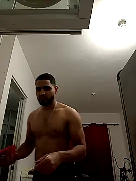 luismanuel 1998 online show from December 3, 2025, 11:58 pm