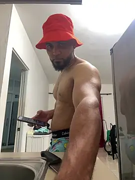 luismanuel 1998 online show from March 15, 2026, 1:23 am