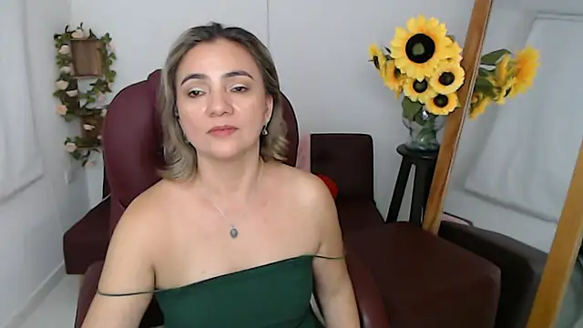 Snapshot of ana_milf chatting on July 14, 2026, 12:54 am ana milf online show from July 14, 2026, 12:54 am