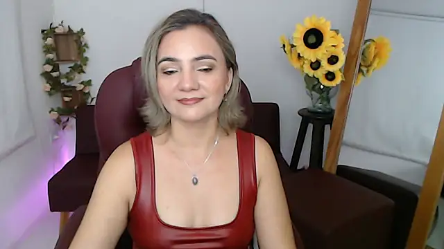 Snapshot of ana_milf chatting on July 10, 2026, 1:44 pm ana milf online show from July 10, 2026, 1:44 pm