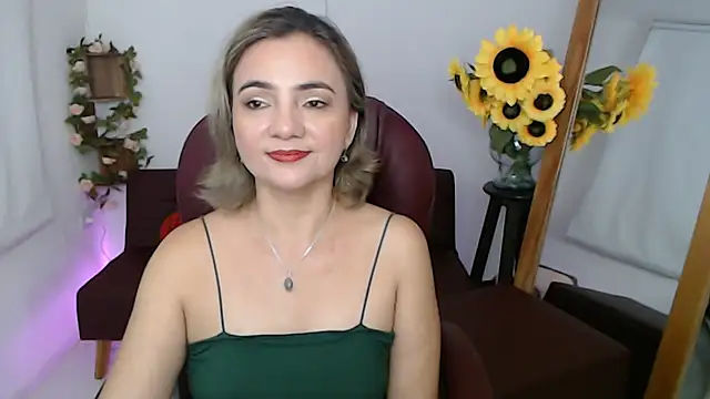 Snapshot of ana_milf chatting on July 13, 2026, 12:48 pm ana milf online show from July 13, 2026, 12:48 pm