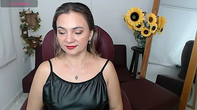 Snapshot of ana_milf chatting on August 5, 2026, 2:00 pm ana milf online show from August 5, 2026, 2:00 pm