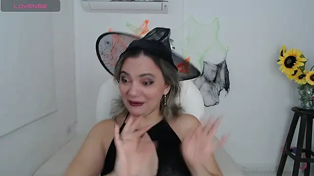 Snapshot of ana_milf chatting on November 1, 2025, 12:43 pm ana milf online show from November 1, 2025, 12:43 pm