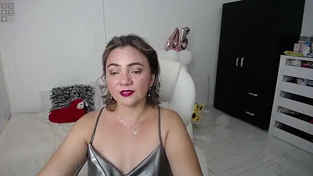 ana milf online show from February 2, 2025, 10:06 pm