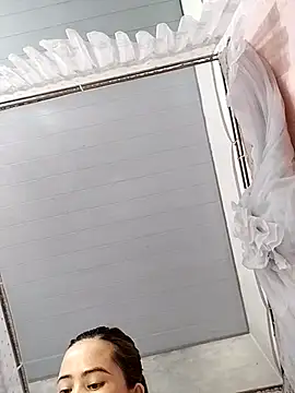 Snapshot of Mie610 chatting on November 8, 2025, 6:39 am Mie610 online show from November 8, 2025, 6:39 am