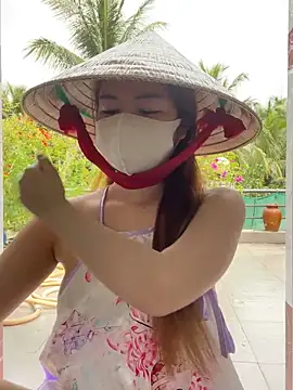 Snapshot of BabyThree_ chatting on October 23, 2025, 7:40 am BabyThree online show from October 23, 2025, 7:40 am