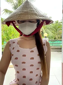 Snapshot of BabyThree_ chatting on November 20, 2025, 7:42 am BabyThree online show from November 20, 2025, 7:42 am