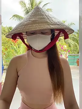 Snapshot of BabyThree_ chatting on October 27, 2025, 8:04 am BabyThree online show from October 27, 2025, 8:04 am