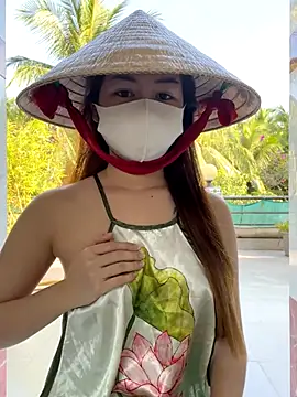 Snapshot of BabyThree_ chatting on November 29, 2025, 8:25 am BabyThree online show from November 29, 2025, 8:25 am