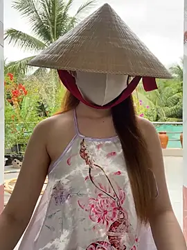 Snapshot of BabyThree_ chatting on November 5, 2025, 8:17 am BabyThree online show from November 5, 2025, 8:17 am