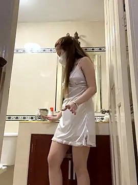 BabyThree  online show from January 12, 2026, 7:09 pm