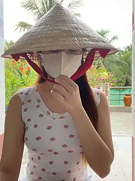 Snapshot of BabyThree_ chatting on November 13, 2025, 8:29 am BabyThree online show from November 13, 2025, 8:29 am