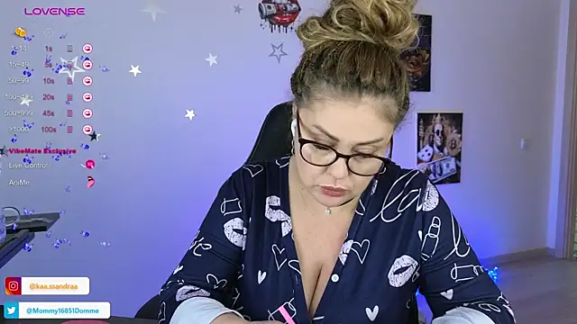 misskaassandraa online show from February 27, 2025, 2:10 pm