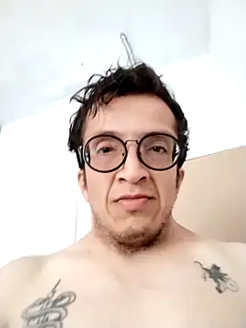 Snapshot of Allantututu chatting on December 2, 2024, 8:50 pm Allantututu online show from December 2, 2024, 8:50 pm