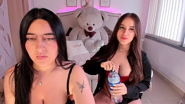 Snapshot of serenna_se chatting on October 29, 2025, 8:41 pm serenna se online show from October 29, 2025, 8:41 pm