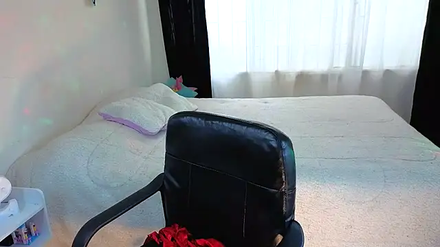 Snapshot of serenna_se chatting on October 21, 2025, 8:08 pm serenna se online show from October 21, 2025, 8:08 pm