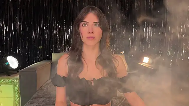 Snapshot of Super_Suka chatting on November 9, 2025, 8:02 pm Super Suka online show from November 9, 2025, 8:02 pm