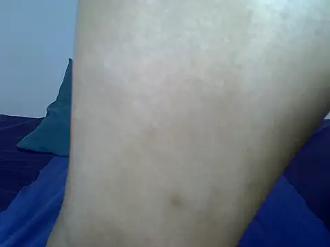 laetitia  online show from October 6, 2025, 10:38 am