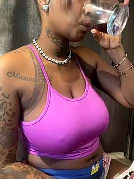 Snapshot of CUMQUEEN-XXX69 chatting on September 24, 2025, 9:43 pm CUMQUEEN-XXX69 online show from September 24, 2025, 9:43 pm