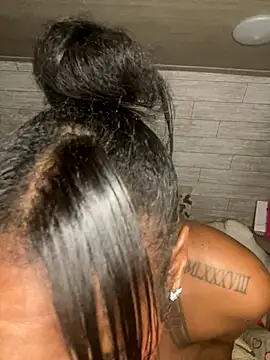 Snapshot of CUMQUEEN-XXX69 chatting on September 19, 2025, 5:33 am CUMQUEEN-XXX69 online show from September 19, 2025, 5:33 am