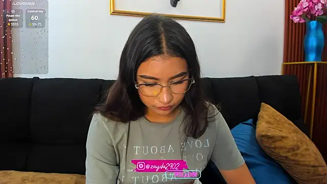 Snapshot of Zayda_1 chatting on November 11, 2025, 6:14 pm Zayda 1 online show from November 11, 2025, 6:14 pm