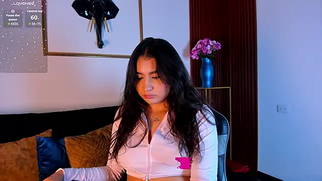 Snapshot of Zayda_1 chatting on November 13, 2025, 4:00 pm Zayda 1 online show from November 13, 2025, 4:00 pm