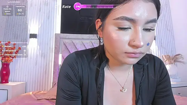 Snapshot of Zayda_1 chatting on November 4, 2025, 7:39 pm Zayda 1 online show from November 4, 2025, 7:39 pm