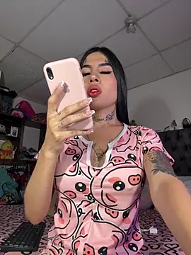 saragill323 online show from September 9, 2025, 2:04 pm