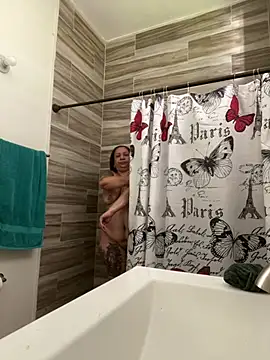 Snapshot of ladycreamypr2 chatting on March 23, 2026, 11:21 am ladycreamypr2 online show from March 23, 2026, 11:21 am