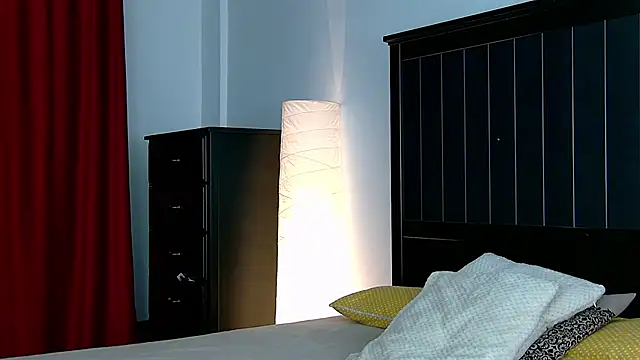 Snapshot of Yanira_Muslim chatting on November 9, 2025, 5:11 am Yanira Muslim online show from November 9, 2025, 5:11 am