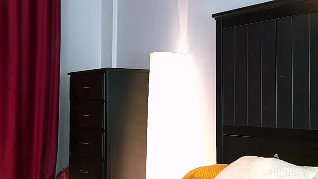 Snapshot of Yanira_Muslim chatting on October 14, 2025, 4:13 am Yanira Muslim online show from October 14, 2025, 4:13 am