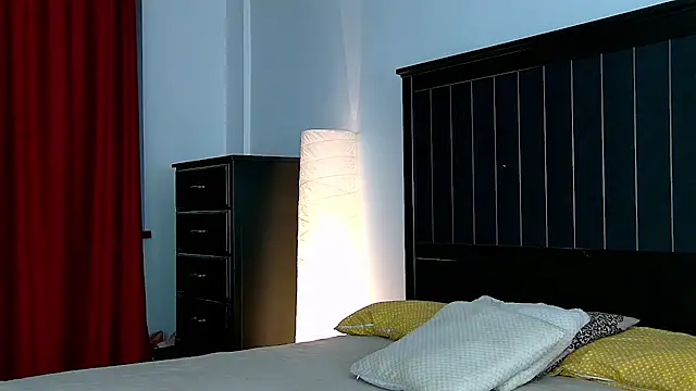 Snapshot of Yanira_Muslim chatting on November 6, 2025, 5:11 am Yanira Muslim online show from November 6, 2025, 5:11 am