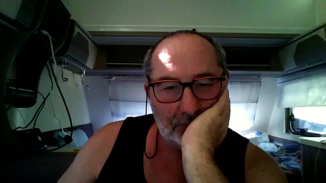 Snapshot of gillou1234 chatting on July 28, 2026, 3:21 pm gillou1234 online show from July 28, 2026, 3:21 pm