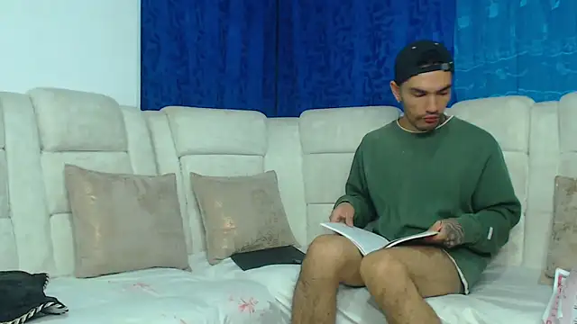 Hot Sharks  online show from February 4, 2026, 7:03 am