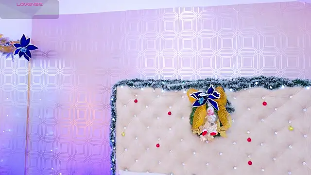 Snapshot of Sara_Desire chatting on December 5, 2025, 12:26 pm Sara Desire online show from December 5, 2025, 12:26 pm