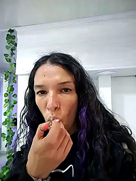 rebekka simpson online show from December 21, 2025, 7:59 pm