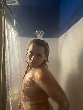 allissonw13 online show from November 20, 2025, 7:53 am